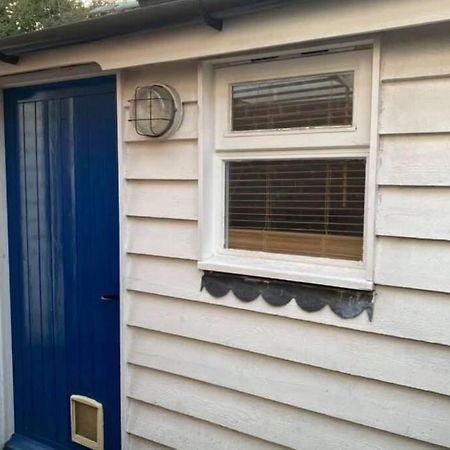 The Potting Shed. Small But Perfectly Formed Canterbury Exterior foto